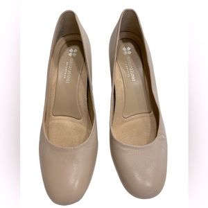 Naturalizer “Whitney” Leather Nude Neutral Womens Pumps Heels